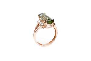 A green tourmaline and diamond ring in 9 carat rose gold - 2