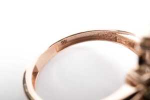 A green tourmaline and diamond ring in 9 carat rose gold - 5