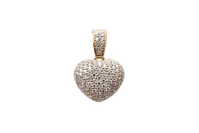 A diamond heart in 18 carat yellow gold