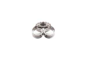 A pair of sapphire and diamond earrings in 14 carat white gold - 5