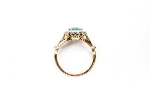 A Colombian emerald and diamond ring in 18 carat yellow gold - 4