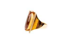 A citrine and diamond modern butterfly ring in 18 carat yellow gold - 3