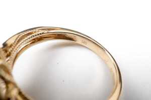 An aquamarine and diamond ring in 14 carat yellow gold - 5