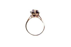 An amethyst and diamond ring in 18 carat rose gold - 4