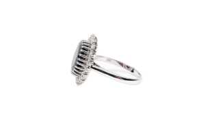 A sapphire and diamond ring in 14 carat white gold - 3