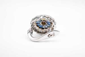 A pair of sapphire and diamond earrings in 18 carat white gold - 4