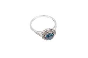 A treated blue and white diamond ring in 14 carat white gold - 2