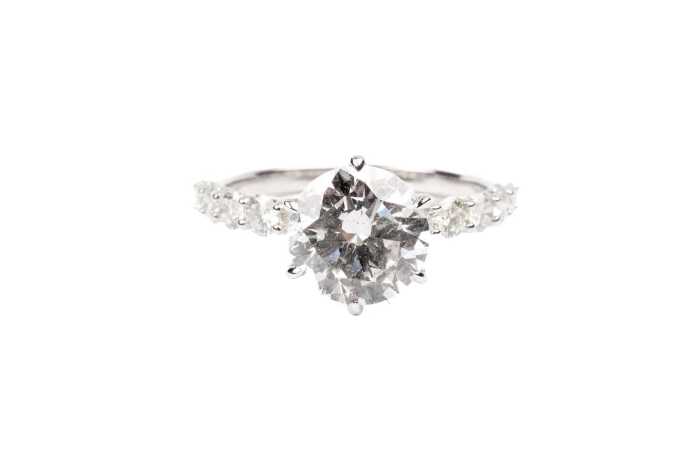 A diamond ring in 18 carat white gold