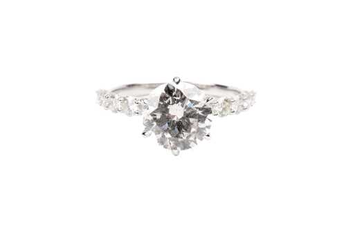 A diamond ring in 18 carat white gold