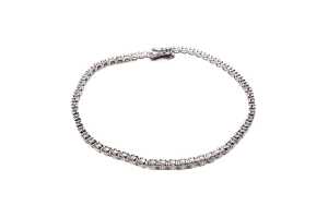 A diamond tennis bracelet in 14 carat white gold - 2