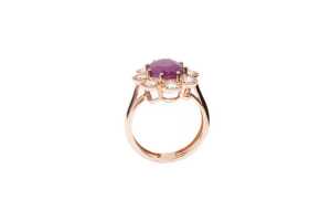 A ruby and diamond ring in 9 carat rose gold - 2