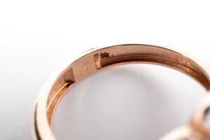 A ruby and diamond ring in 9 carat rose gold - 5