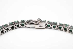 An emerald bracelet in 14 carat white gold - 3
