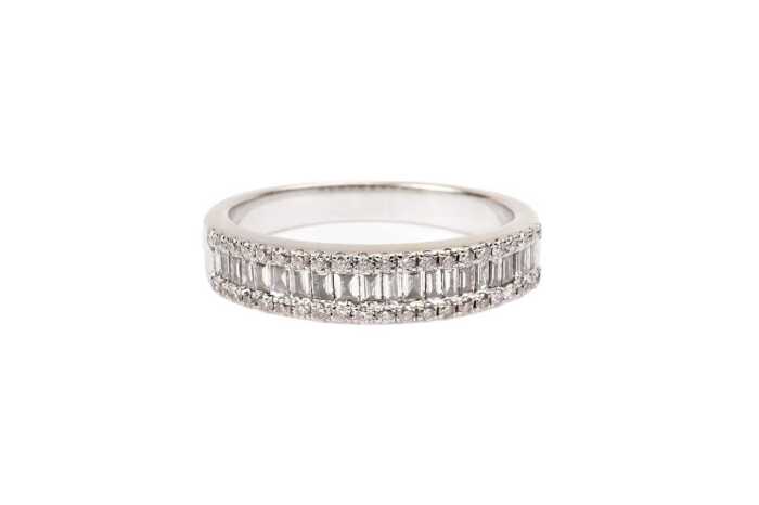 A diamond ring in 14 carat white gold