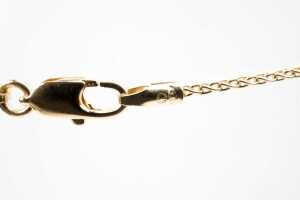 A pearl and diamond pendant and necklace in 18 carat yellow gold - 4