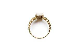 An opal and diamond ring in 14 carat yellow gold - 4