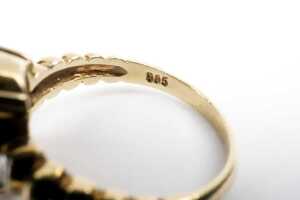 An opal and diamond ring in 14 carat yellow gold - 5