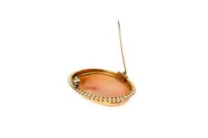 An antique cameo brooch in 15 carat yellow gold - 3