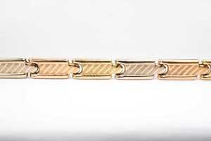 An Italian bracelet in 18 carat three tone gold - 3