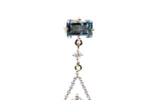 A pair of aquamarine and diamond earrings in 14 carat yellow gold - 3