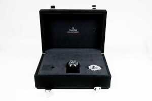 An Omega Speedmaster Professional Moonwatch - 7