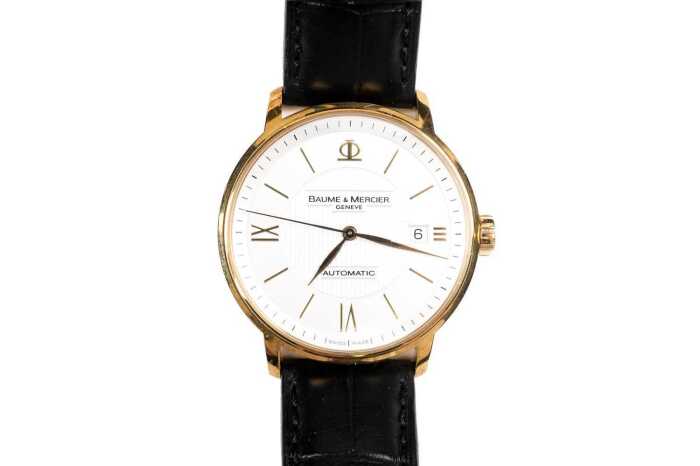 A Baume and Mercier Classima automatic in 18 carat yellow gold