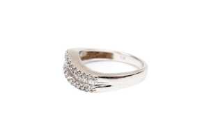 A diamond ring in 14 carat white gold - 3