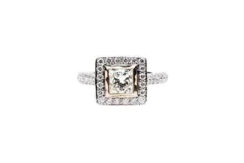 A diamond ring in 18 carat white gold