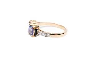 A tanzanite, diamond, and onyx ring in 9 carat yellow gold - 3