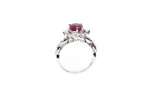 A ruby and diamond ring in 14 carat white gold - 2