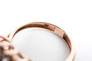 A purple tourmaline and diamond ring in 9 carat rose gold. - 5