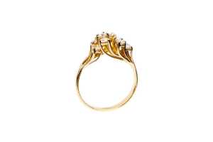 A diamond ring in 18 carat yellow gold - 2