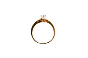 A diamond ring in 18 carat yellow gold - 4