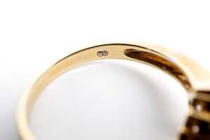 A diamond ring in 18 carat yellow gold - 5