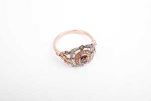 A pink and white diamond ring in 14 carat white and rose gold - 2