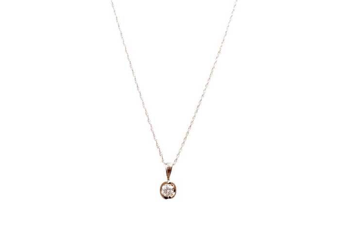 A diamond pendant and necklace in 14 carat rose gold