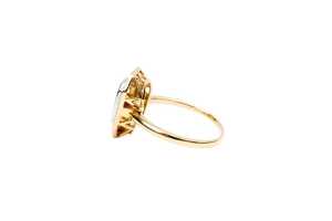 An emerald and diamond ring set in 18 carat yellow gold - 3