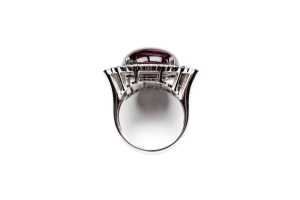 A ruby, pink sapphire, and diamond ring in 18 carat white gold - 4