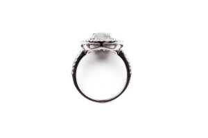 A Lightening ridge opal and diamond ring in 14 carat white gold - 4