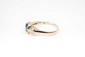 A treated blue and white diamond ring in 14 carat yellow gold - 3