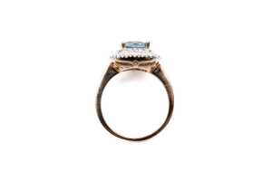 A blue topaz and diamond ring in 9 carat yellow gold - 4