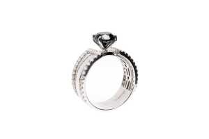A black and white diamond ring in 14 carat white gold - 2