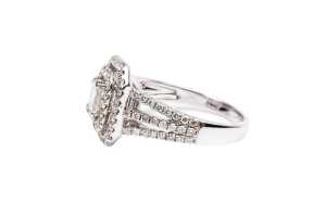 A diamond ring in 14 carat white gold - 3