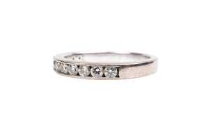 A diamond band in 18 carat white gold - 3
