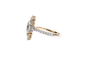 An aquamarine and diamond ring in 9 carat yellow gold - 3