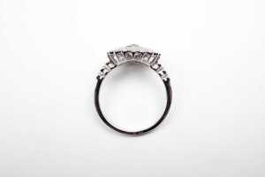 A diamond ring in 14 carat white gold - 4