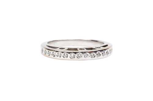 A diamond ring in 18 carat white gold