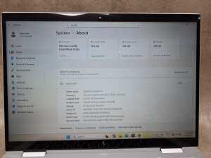 HP Elitebook laptop and cables - 2
