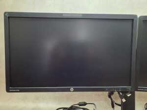 Pair of HP EliteDisplay S231d 23-Inch monitors with dual stand, mouse and docking station - 3
