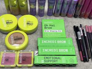 Group of Australis beauty products - 4